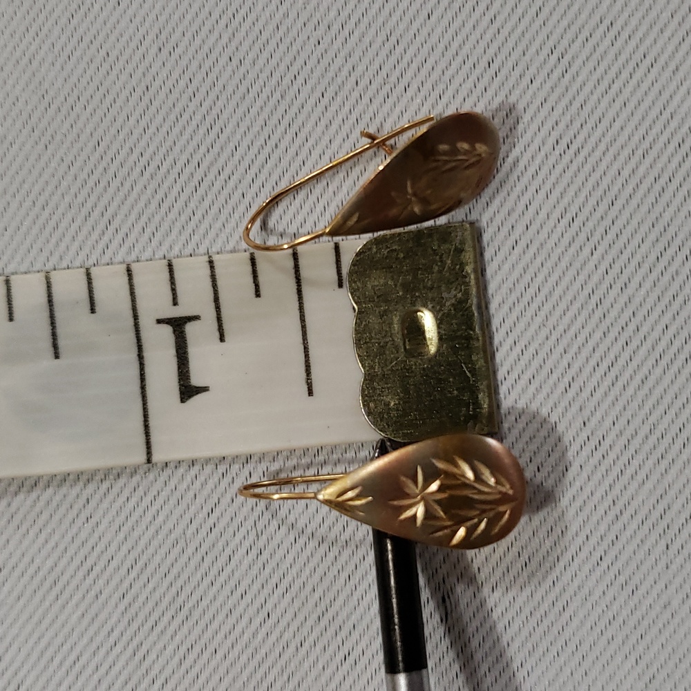10k gold clasp earrings